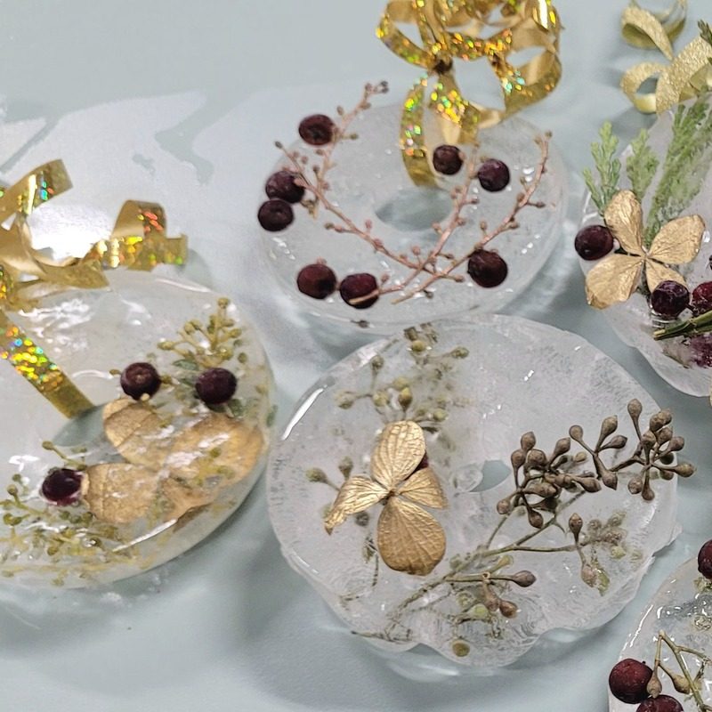 Cute owl made with a pinecone and felt