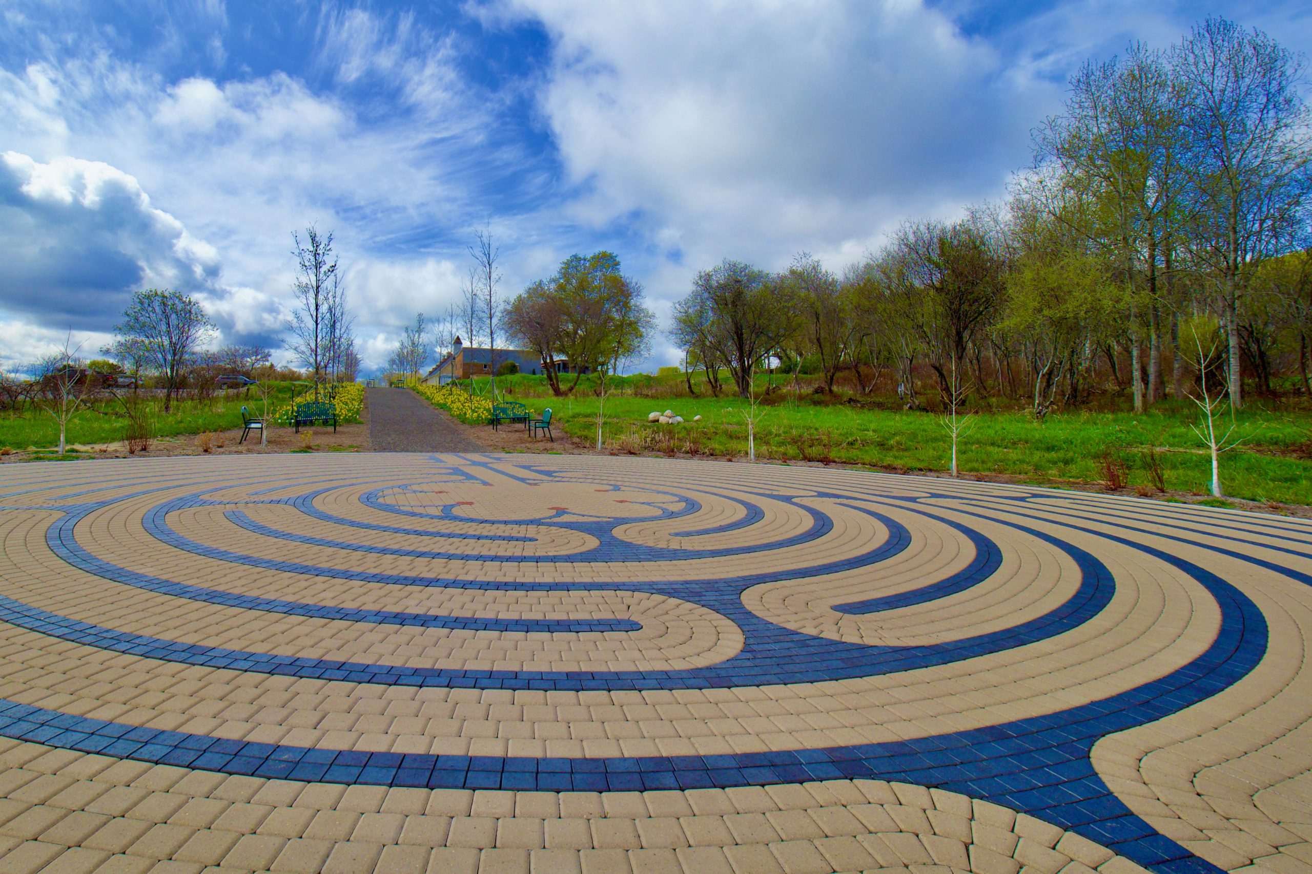 Cute owl made with a pinecone and felt